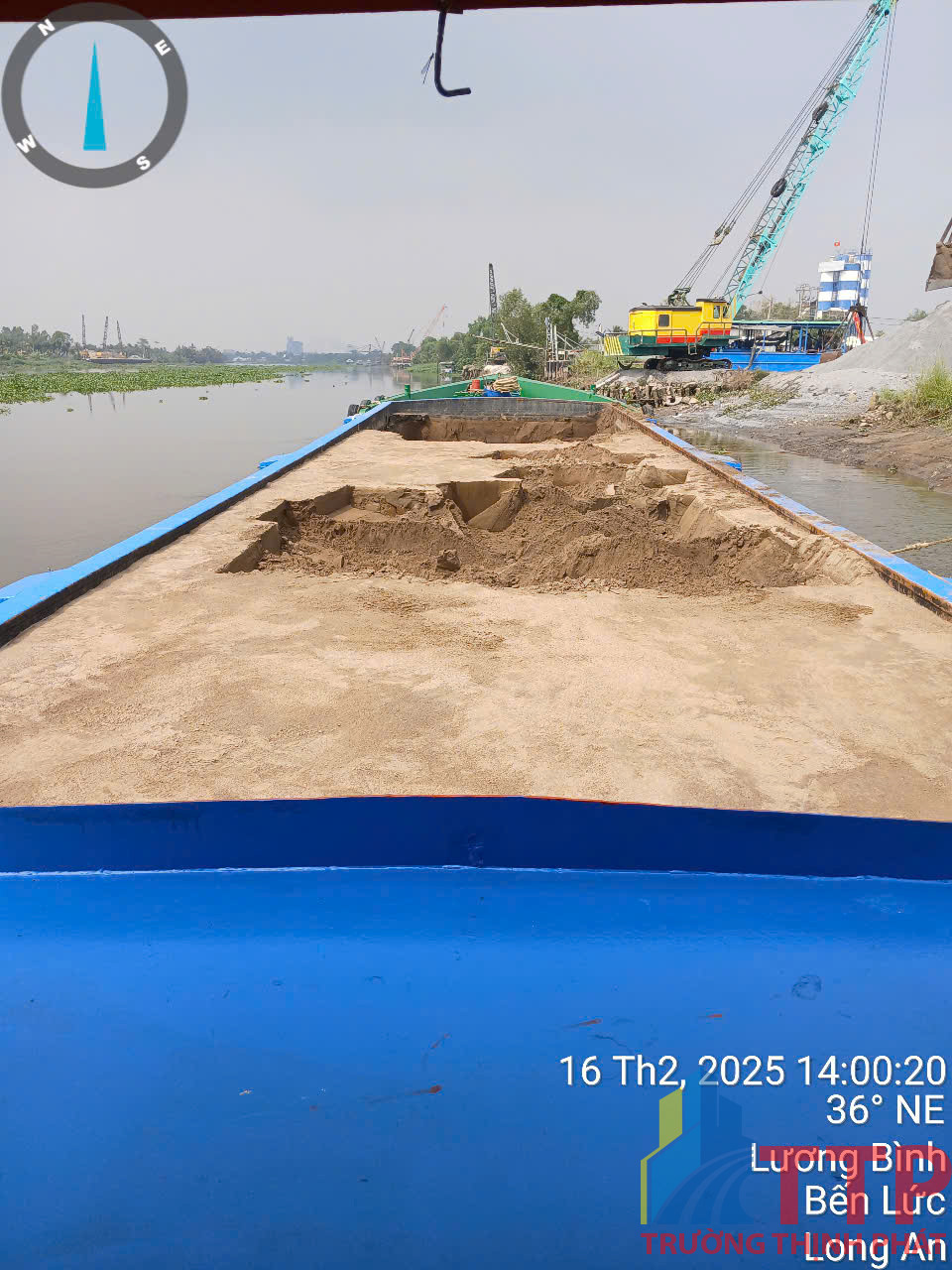 Hình ảnh thực tế bàn giao cát san lấp tại VLXD Trường Thịnh Phát