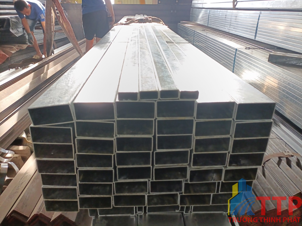 Báo giá sắt thép hộp Đông Á chữ nhật