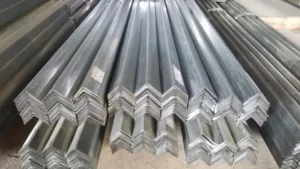 Thép hình V40x40 là thép hình có thiết kế với hai cạnh bằng nhau tạo thành góc vuông giống chữ "V" in hoa