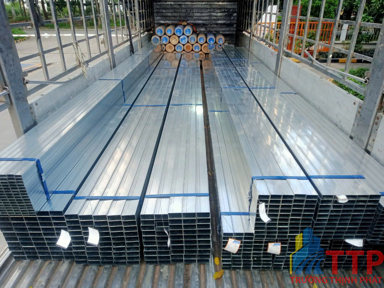 Giá cát đen hình ảnh bàn giao vật liệu xây dựng