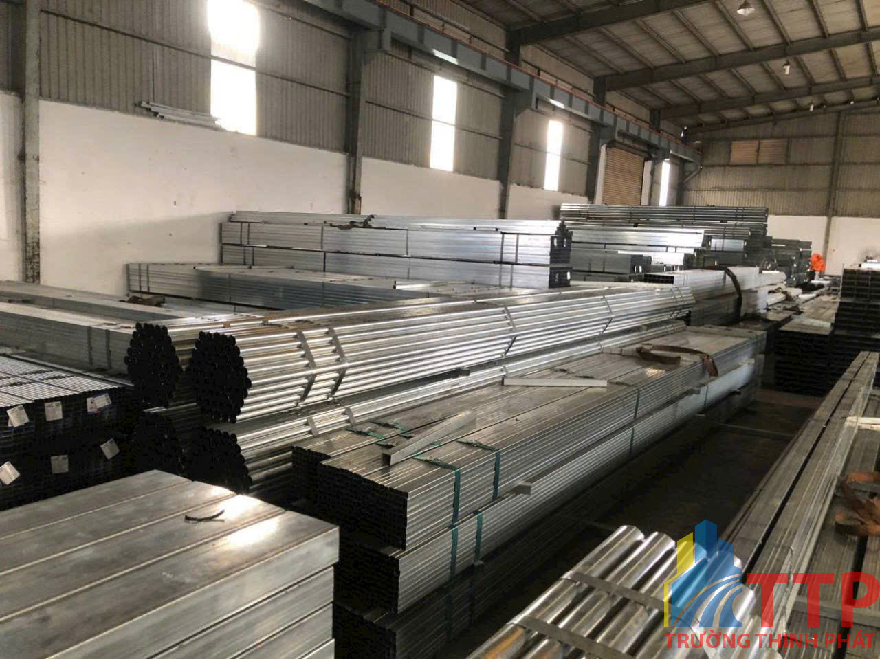 Giá cát đen hình ảnh bàn giao vật liệu xây dựng