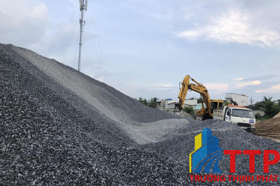 1 khối đá 0x4 bằng bao nhiêu tấn