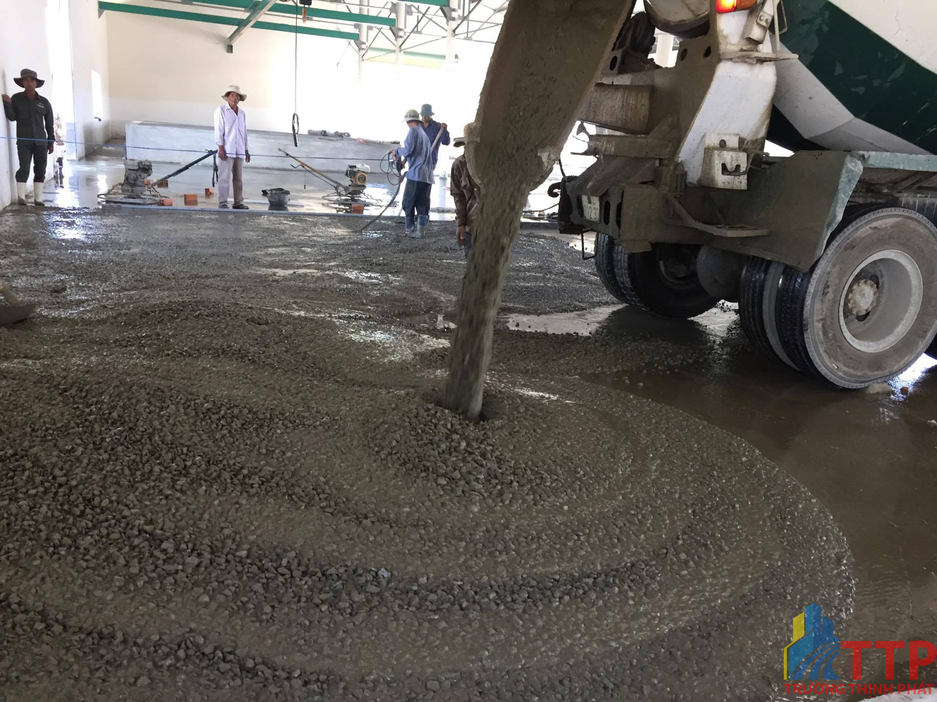 So sánh bê tông đá mi và đá 1x2